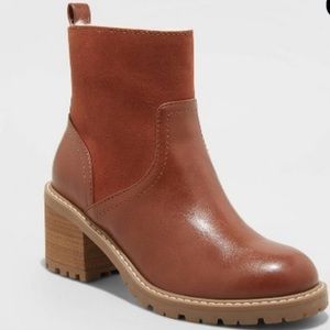 Universal Thread Cognac Lug Sole Boots with Fur